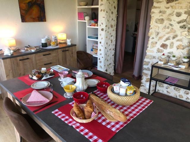 Le Spa Est Dans Le Pre Trigueres Dış mekan fotoğraf