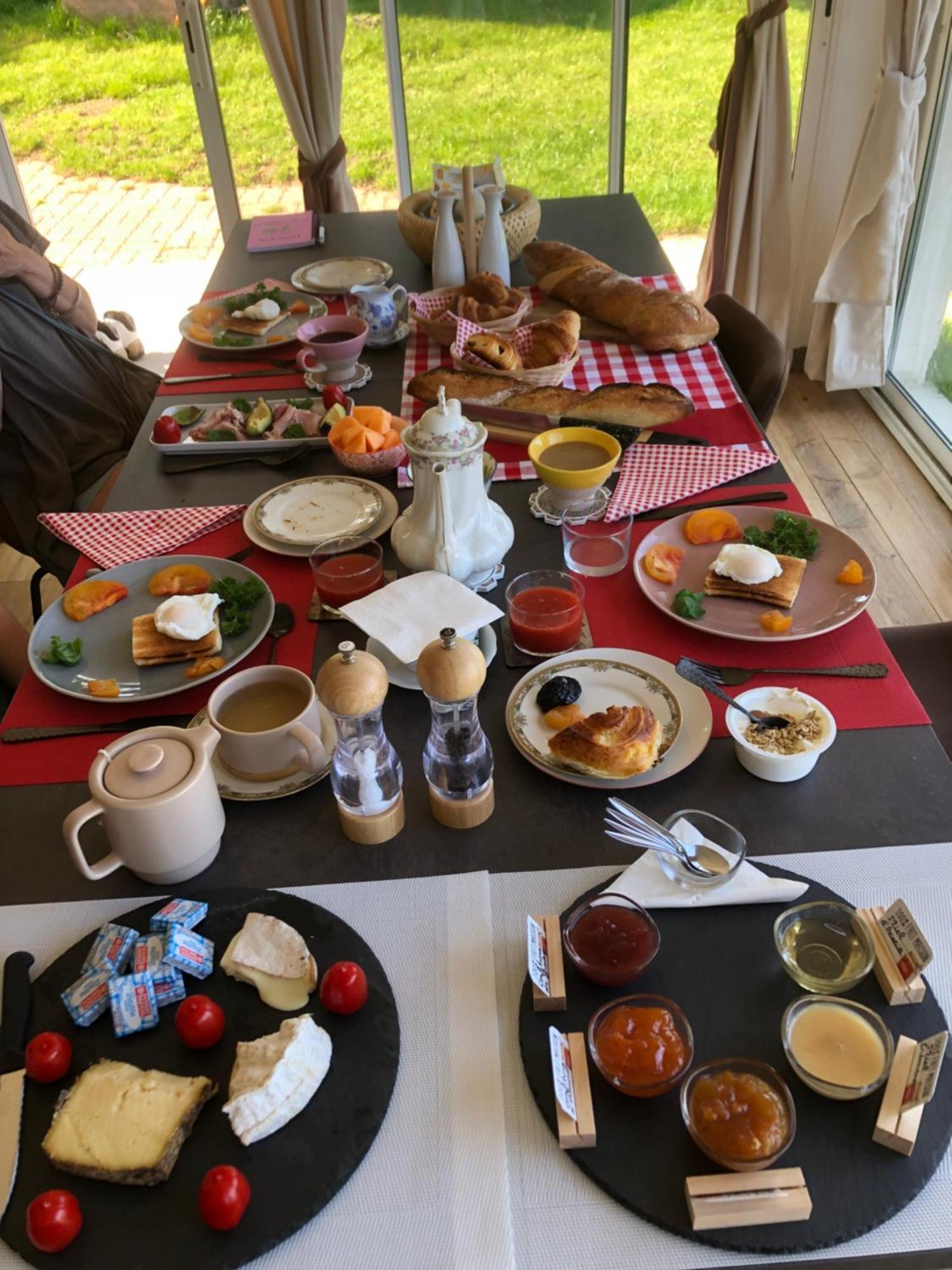 Le Spa Est Dans Le Pre Trigueres Dış mekan fotoğraf